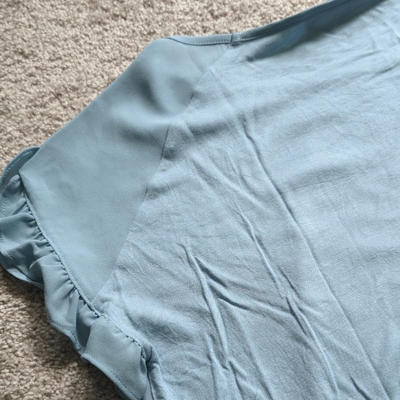 LOFT Ruffle Top - Picture 4 of 4